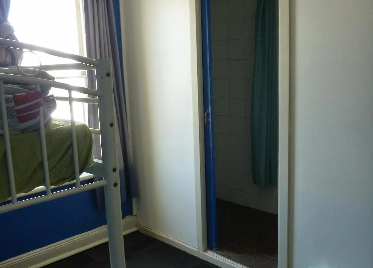 מלון אדלייד West End Motel & Backpackers