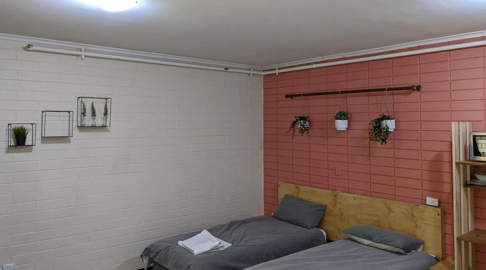 West End Motel & Backpackers Adelaide
